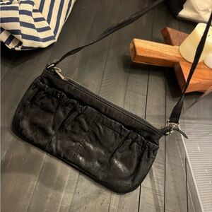 Express Elegant Black Leather Shoulder Bag